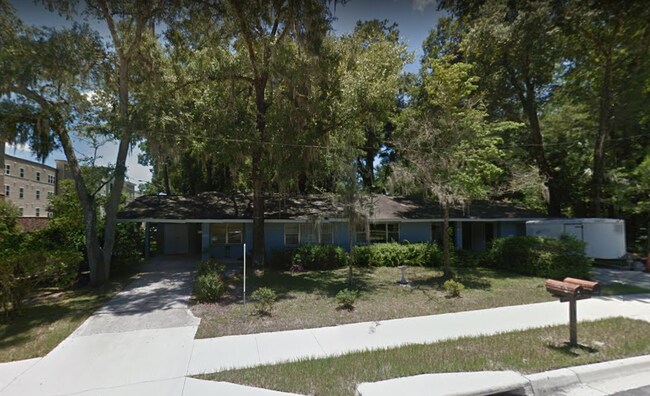 Building Photo - 1710 SW 38th Terrace