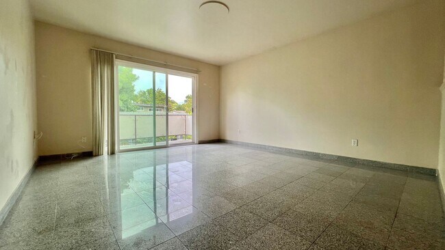 Building Photo - Spacious 2-Bedroom, Downtown Martinez