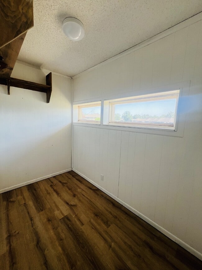 Photo - 840 N Windermere Dr Apartment