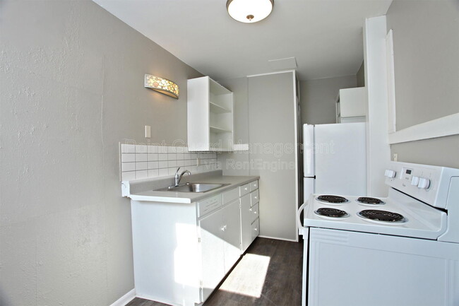 Building Photo - 2006 S Emporia St