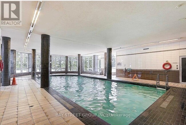 Photo du bâtiment - H-60 S Town Centre Blvd