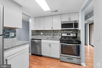 Building Photo - 6085 Majors Ln