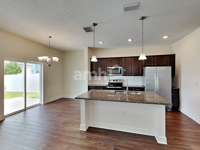 Building Photo - 4616 Birdsong Dr