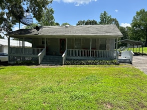 Building Photo - 90 Russ Haven Dr