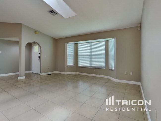 Foto del edificio - 25522 Rampart Blvd