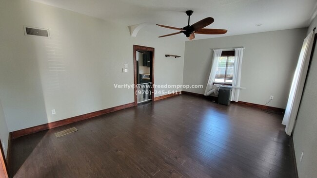 Foto del edificio - 360 Belford Ave