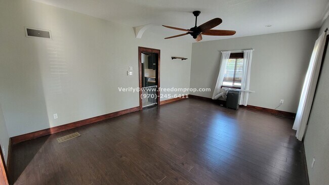 Building Photo - Belford Ave 360 (f)