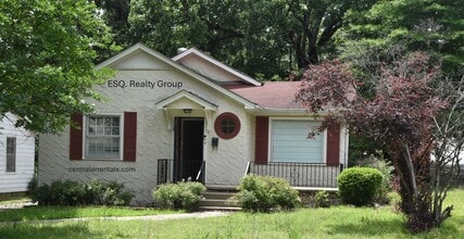 Building Photo - 1120 N Taylor St