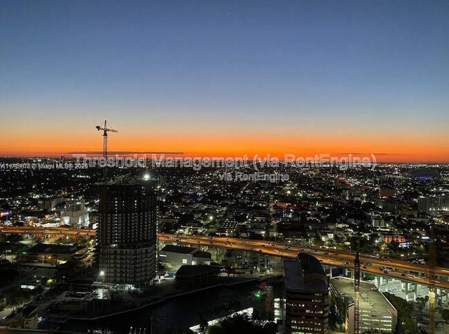 Foto del edificio - 90 SW 3rd St
