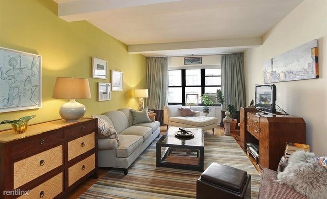 Building Photo - 2 br, 1 bath Apartment - 131 E 56th St
