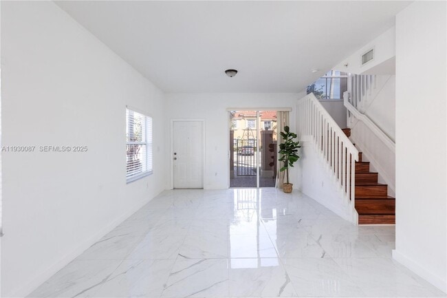 Building Photo - 1009 SW 144th Ave