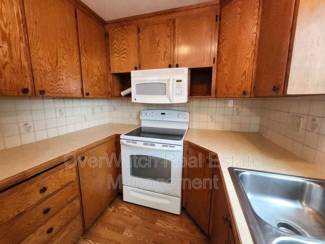 Building Photo - 8607 Corbin Dr