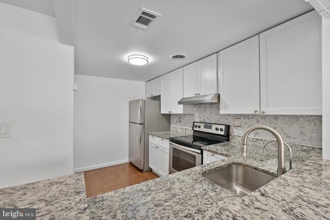 Foto del edificio - 8619 Welbeck Way