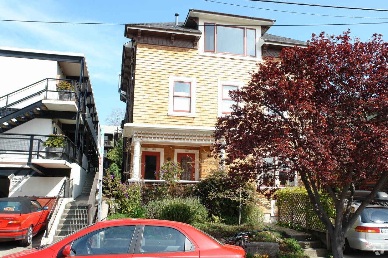 Primary Photo - 1329-1333 Milvia St