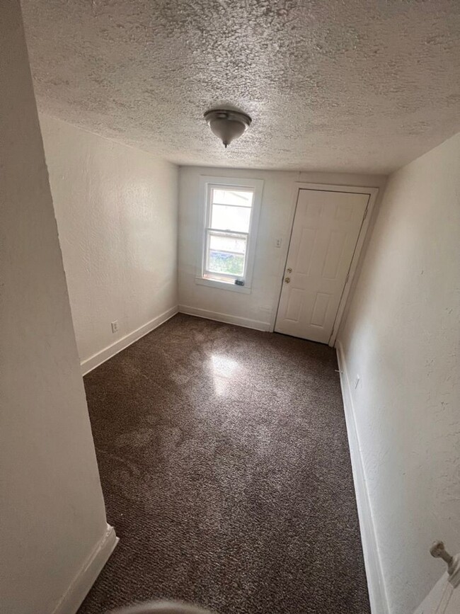 Building Photo - 2 br, 1 bath House - 506 S Sunset Ave
