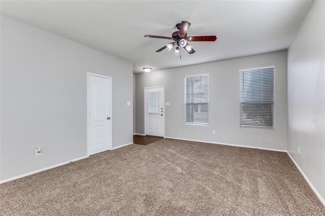 Foto del edificio - 8453 Shallow Creek Dr