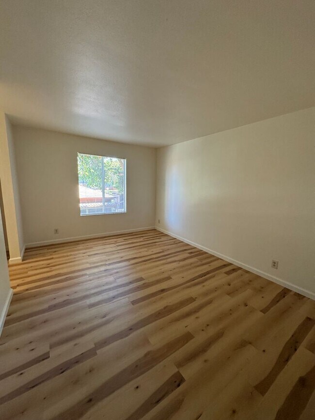 Foto del edificio - 38500 Paseo Padre Pkwy