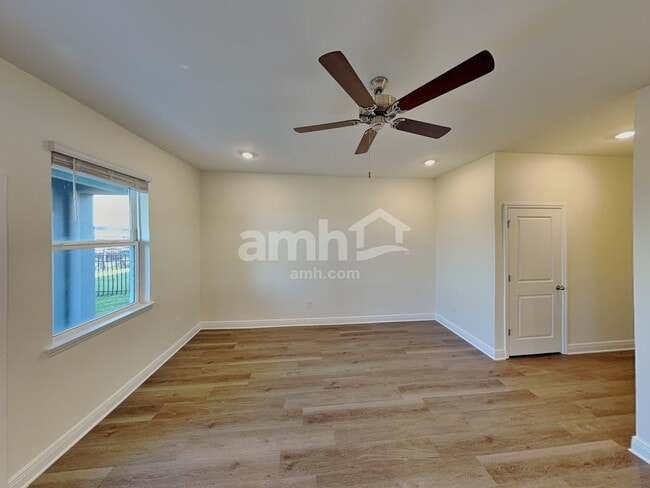 Foto del edificio - 5994 Sycamore Pl St