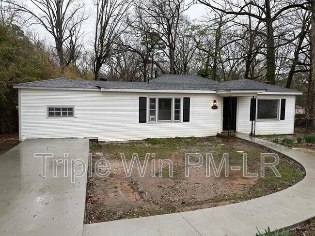 Building Photo - 8010 Westwood Ave