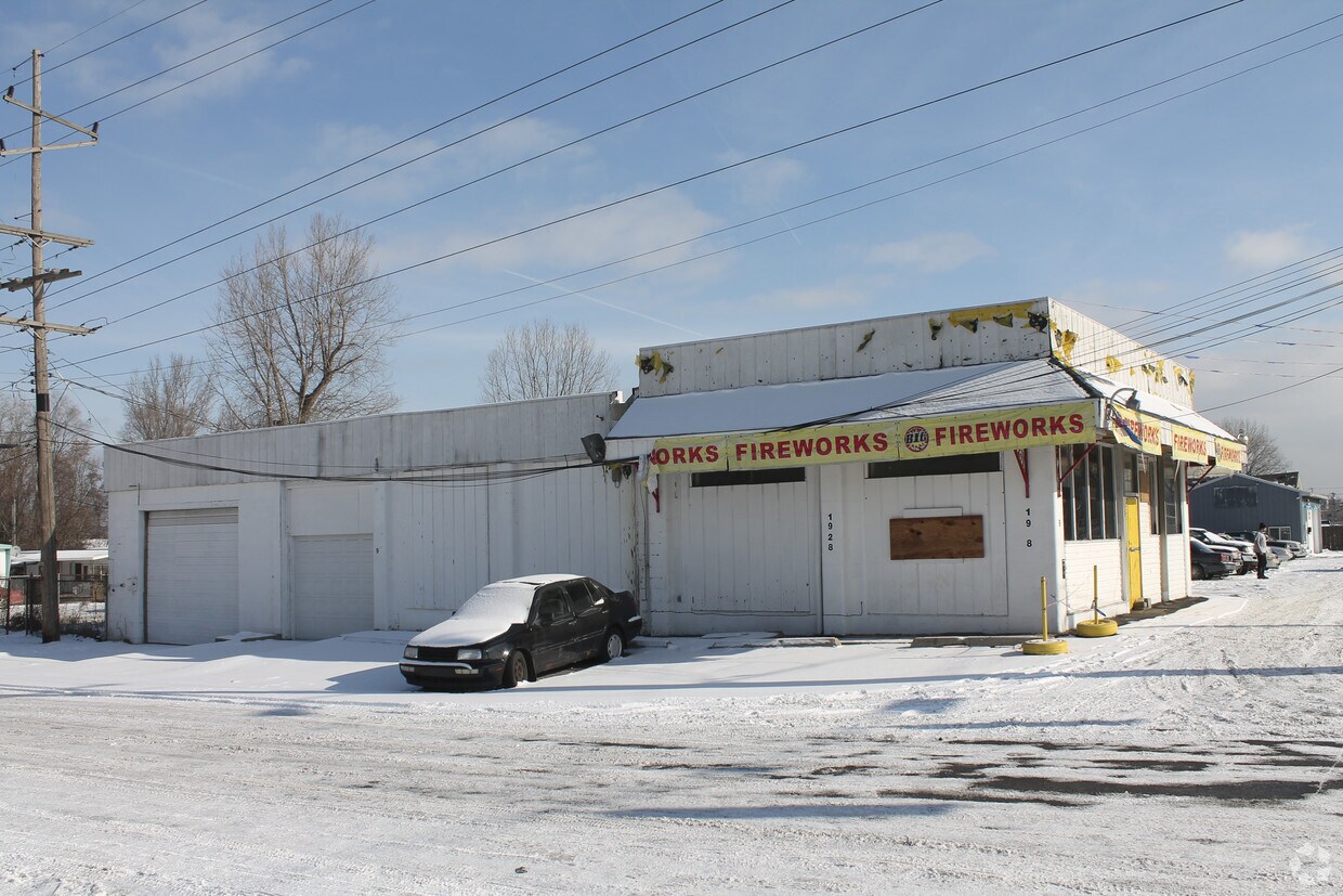 Building Photo - 1928 W Ridge Rd
