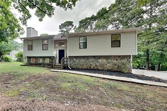 Building Photo - 82 Fox Ridge Ct