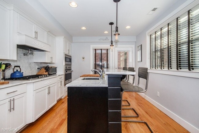 Building Photo - 2 br, 2.5 bath Condo - 495 E 4th St # 2