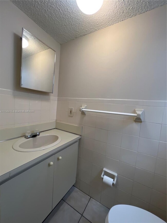 Foto del edificio - 2580 W 60th St