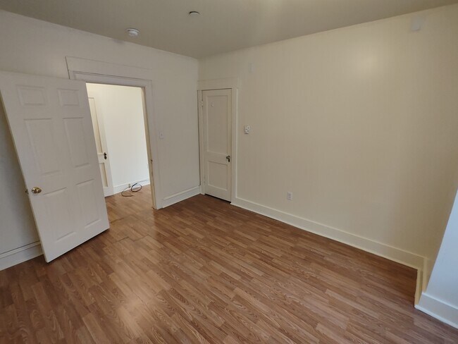 Foto del edificio - 446 Quincy Ave