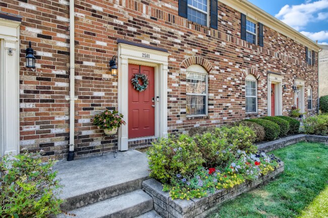 Foto del edificio - 2581 Olde Hill Ct N