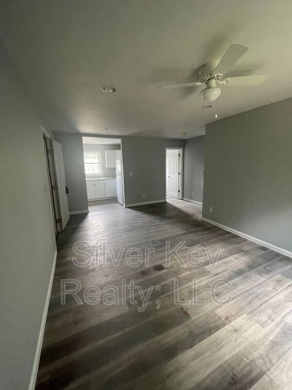 Building Photo - 804 Ingleside Ave