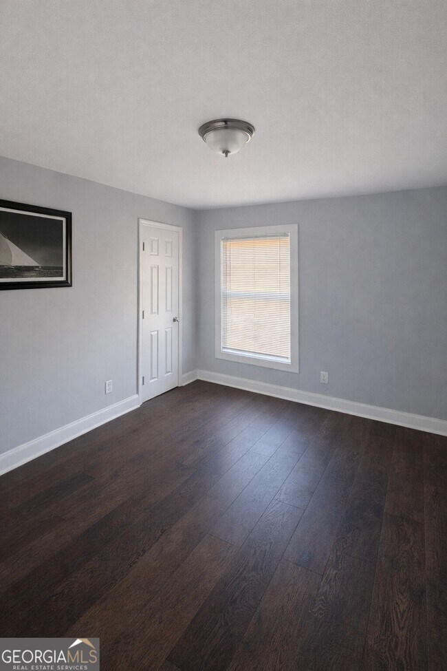 Foto del edificio - 5205 Heather Ln