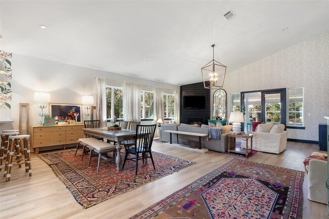 Foto del edificio - 170 Bunker Rnch Blvd