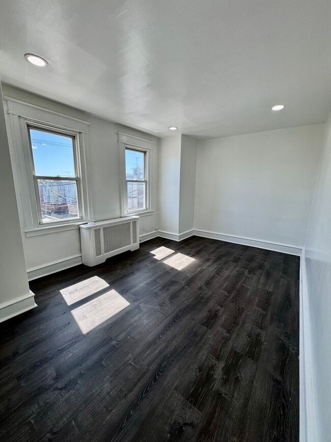 Foto del edificio - 1458 Rosalie St