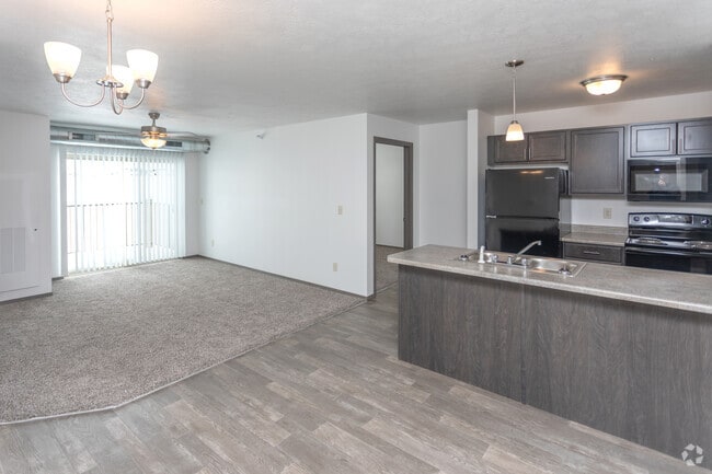 2BR, 2BA - 906SF - Willows Edge