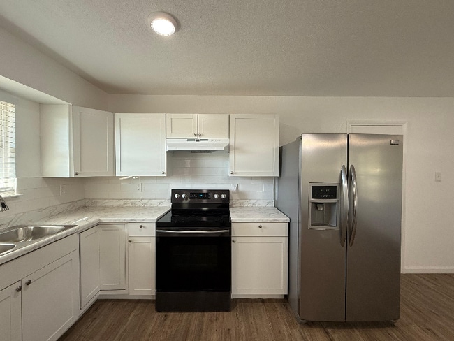 Foto del edificio - 331 Lanark Dr