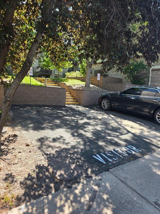 Building Photo - 1470 S Quebec Way
