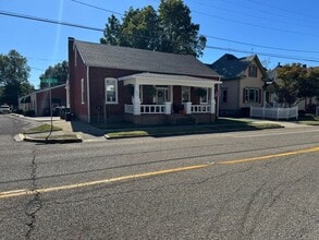 Building Photo - 400 W Main St