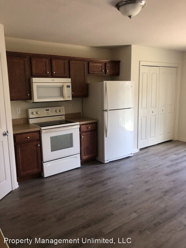 Building Photo - 3 br, 2.5 bath House - 920 Lantern Ct