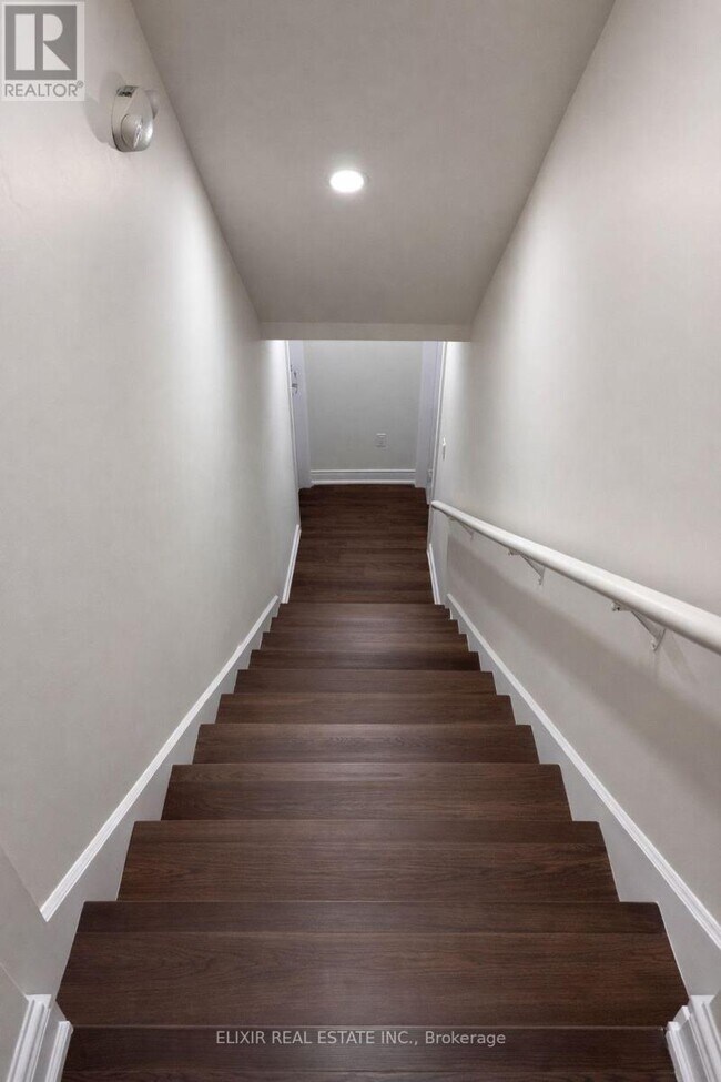 Building Photo - 13 Kalmia Rd