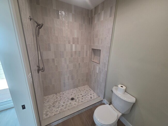Foto del edificio - Brand new 400 SF ADU with laundry