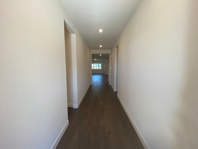 Foto del edificio - Nice Size Single Story Home