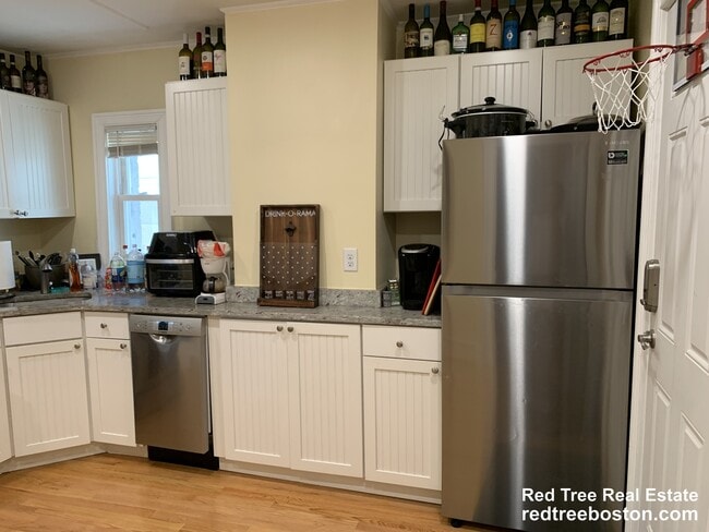 Building Photo - 41 Cross St