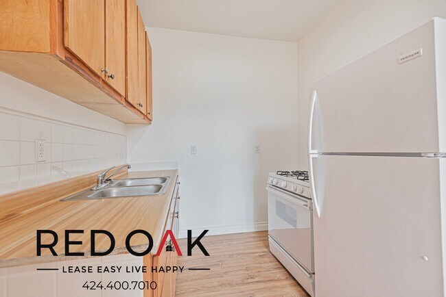 Foto del edificio - 5757 Franklin Ave