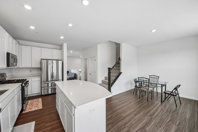 Building Photo - 1109 Atterberg Rd