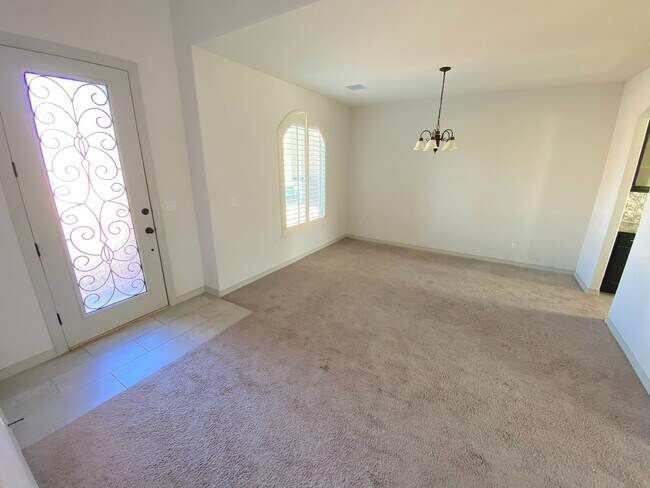 Foto del edificio - East El Paso 4 bed Refirg A/C