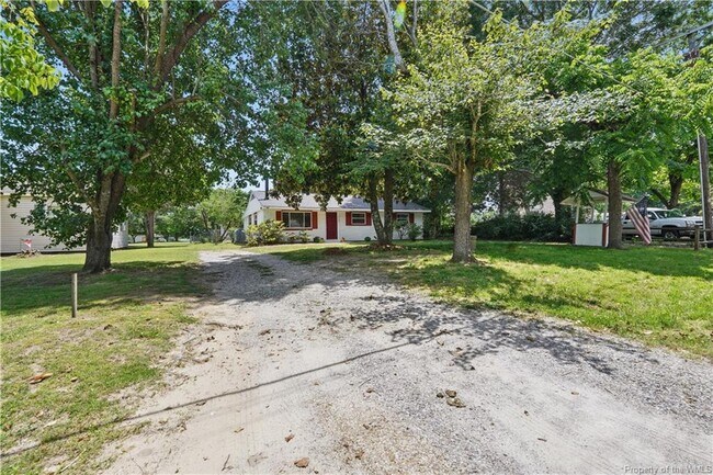 Foto del edificio - 3127 N Riverside Dr