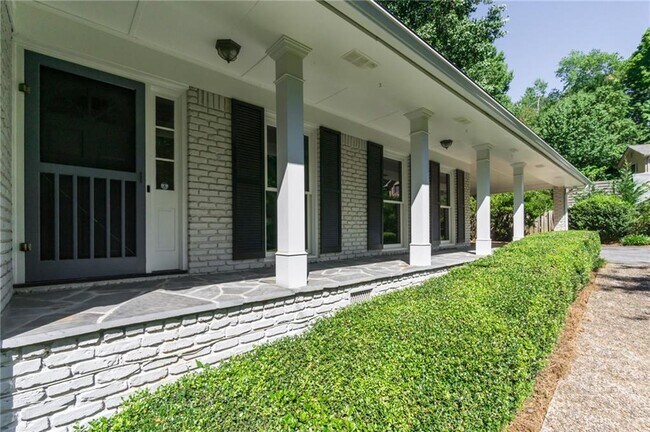 Building Photo - 230 Hillswick Ct NE