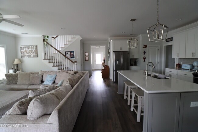 Foto del edificio - 3703 Spicetree Dr