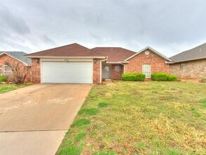 Building Photo - 1717 Foxfire Rd
