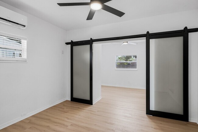 Foto del edificio - 7181 49th Ave N